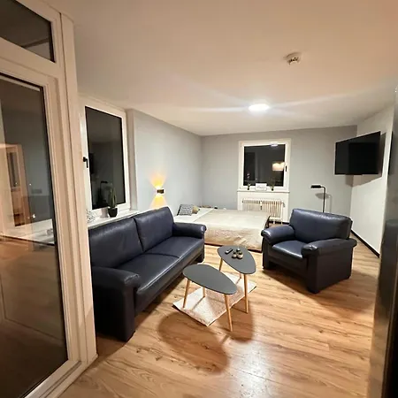 Appartamento Fuer Monteure Mit 2 Schlafzimmern Und Balkon In Celle! Celle