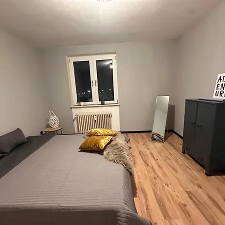 Fuer Monteure Mit 2 Schlafzimmern Und Balkon In Celle! *