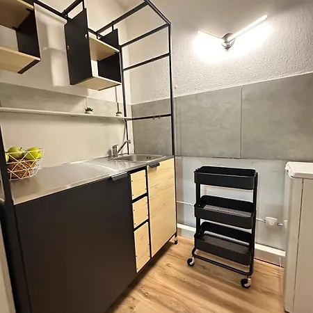 Fuer Monteure Mit Balkon In Celle! Apartment Celle