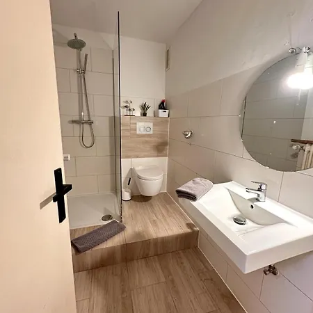 Appartamento Fuer Monteure Mit 2 Schlafzimmern Und Balkon In Celle!