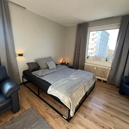 Appartamento Fuer Monteure Mit 2 Schlafzimmern Und Balkon In Celle! *