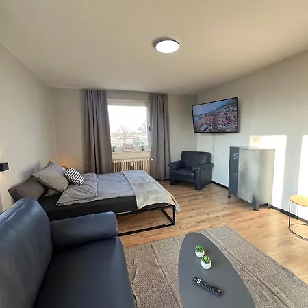 Appartamento Fuer Monteure Mit 2 Schlafzimmern Und Balkon In Celle!