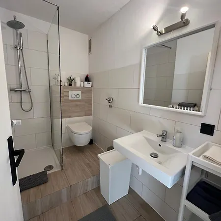 Fuer Monteure Mit 2 Schlafzimmern Und Balkon In Celle! * Celle