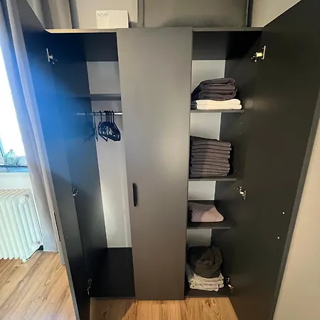 Fuer Monteure Mit 2 Schlafzimmern Und Balkon In Celle! * Celle